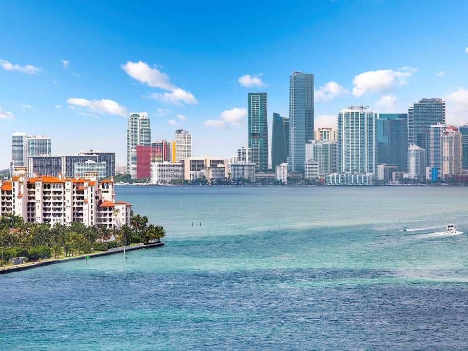 待售: $4,995,000 (2 贝兹, 2 浴室, 1591 平方英尺)