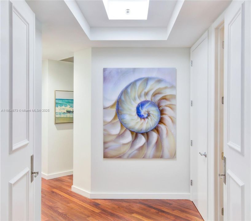 待售: $4,995,000 (2 贝兹, 2 浴室, 1591 平方英尺)