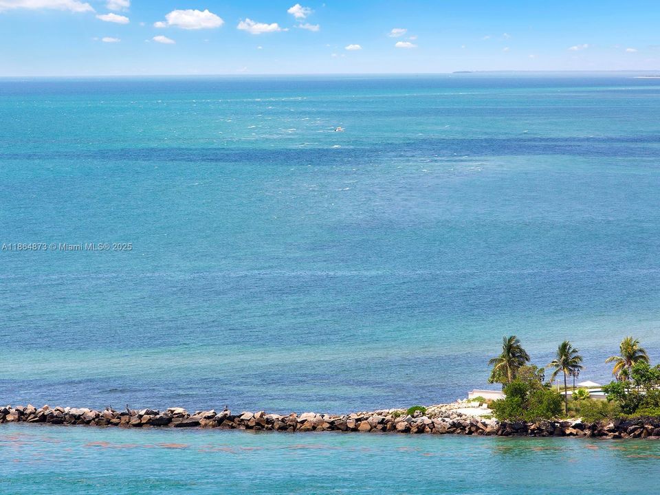 待售: $4,995,000 (2 贝兹, 2 浴室, 1591 平方英尺)