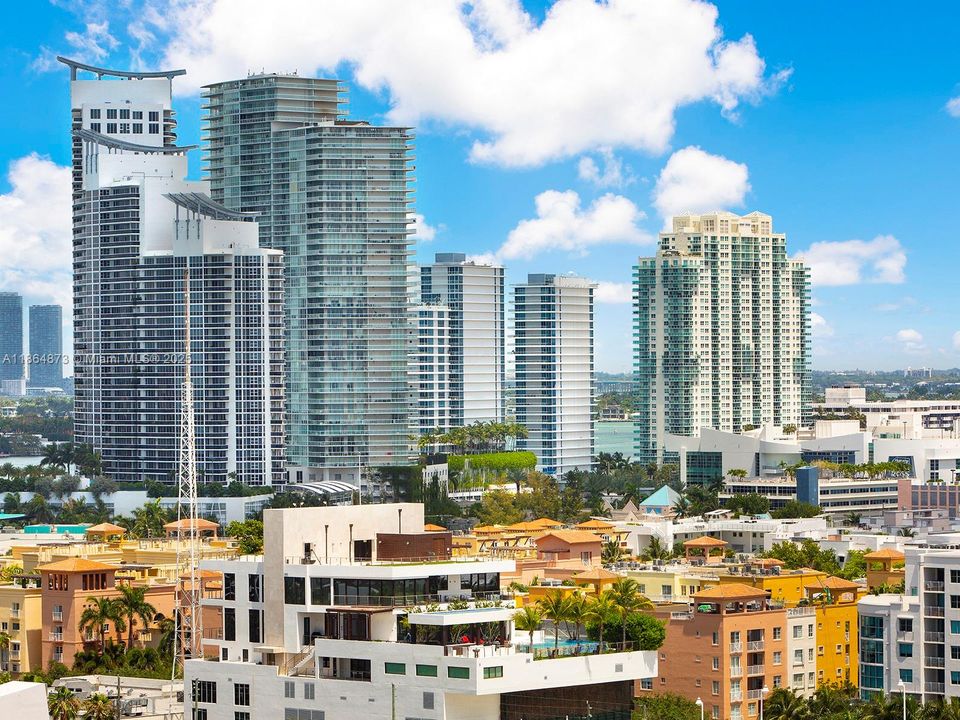 待售: $4,995,000 (2 贝兹, 2 浴室, 1591 平方英尺)