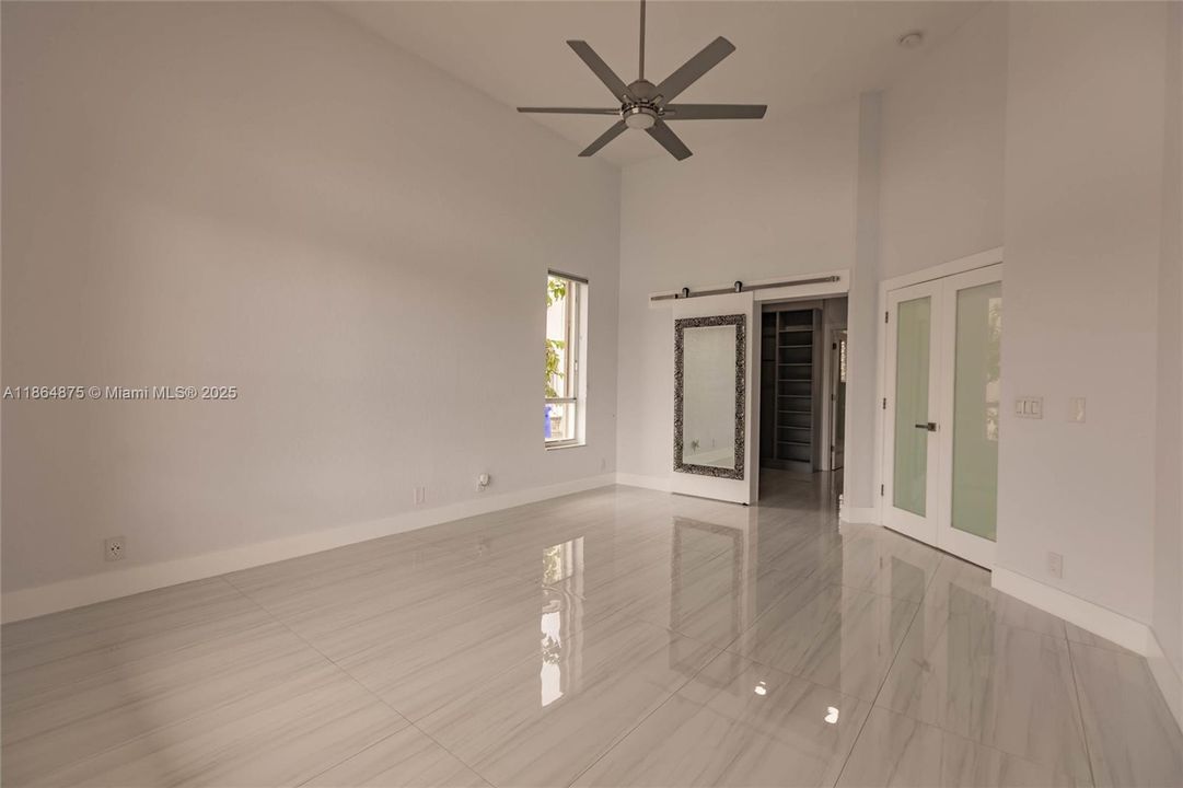 Vendido Recientemente: $1,349,000 (5 camas, 3 baños, 2829 Pies cuadrados)