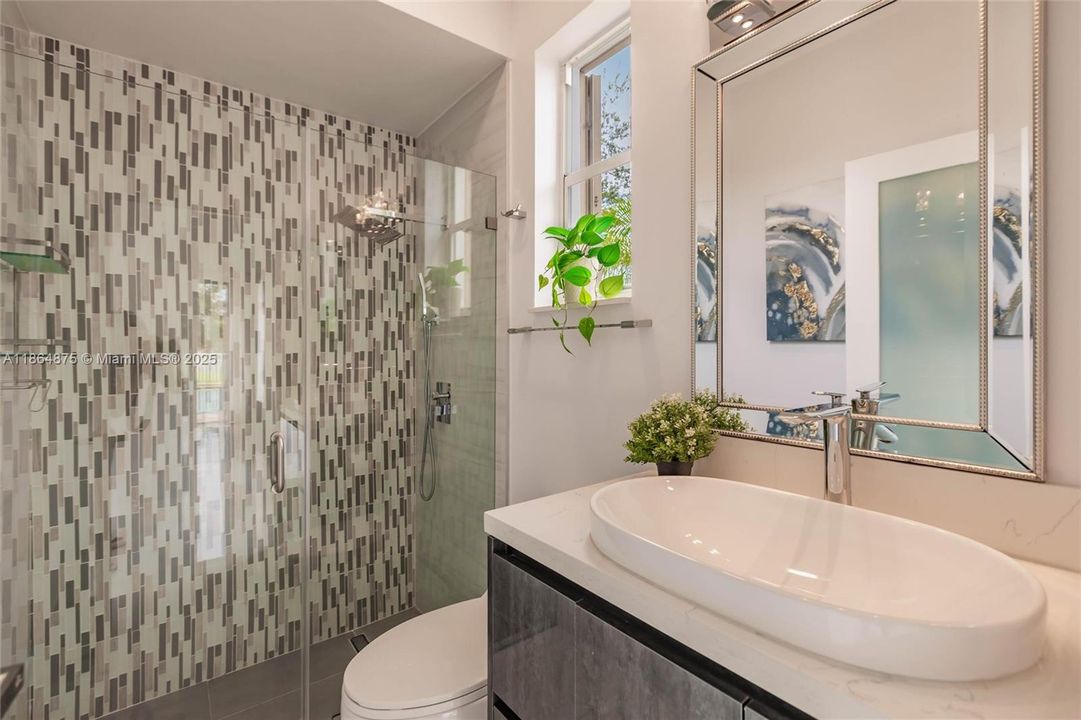 Vendido Recientemente: $1,349,000 (5 camas, 3 baños, 2829 Pies cuadrados)