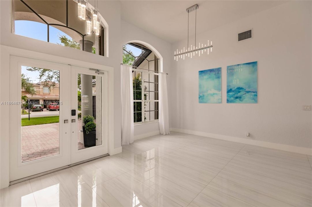 Vendido Recientemente: $1,349,000 (5 camas, 3 baños, 2829 Pies cuadrados)