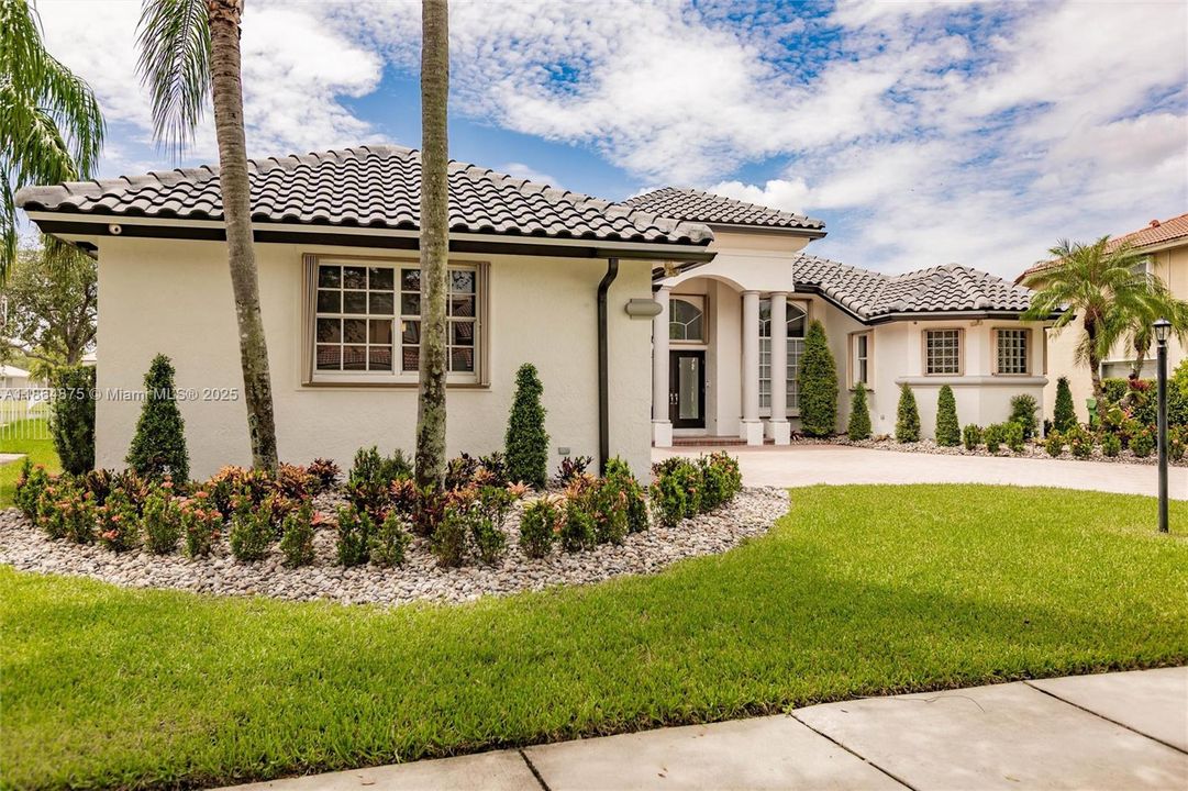 Vendido Recientemente: $1,349,000 (5 camas, 3 baños, 2829 Pies cuadrados)