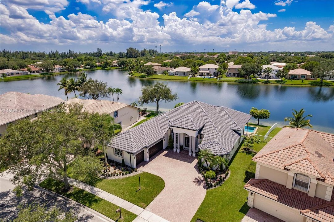 Vendido Recientemente: $1,349,000 (5 camas, 3 baños, 2829 Pies cuadrados)