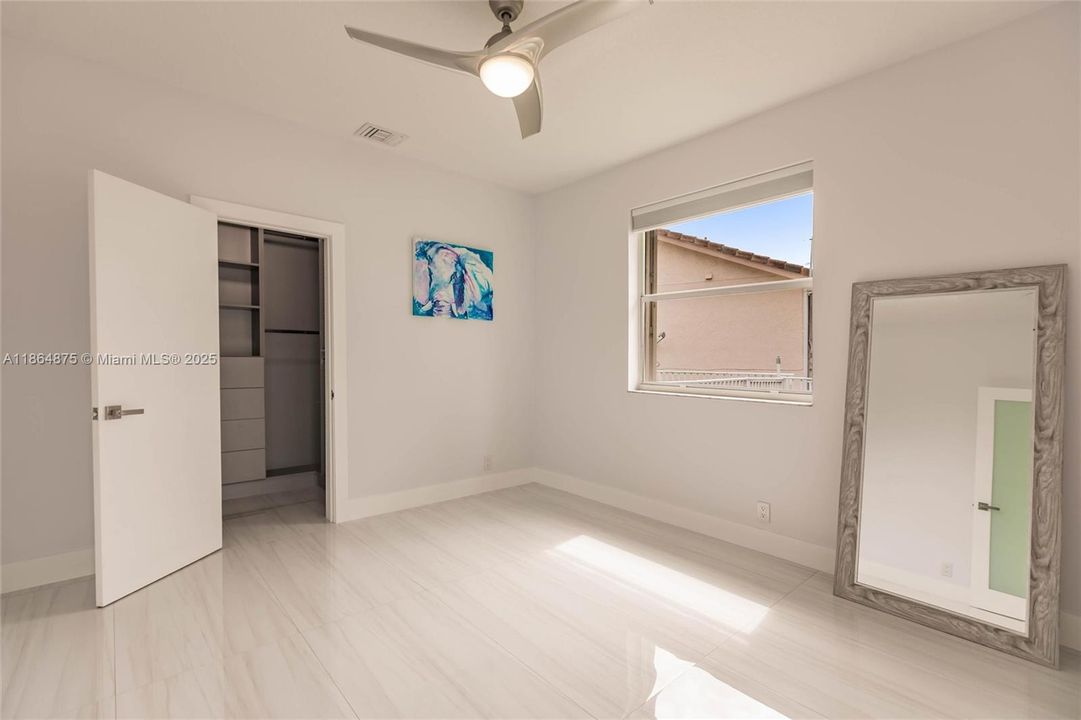 Vendido Recientemente: $1,349,000 (5 camas, 3 baños, 2829 Pies cuadrados)