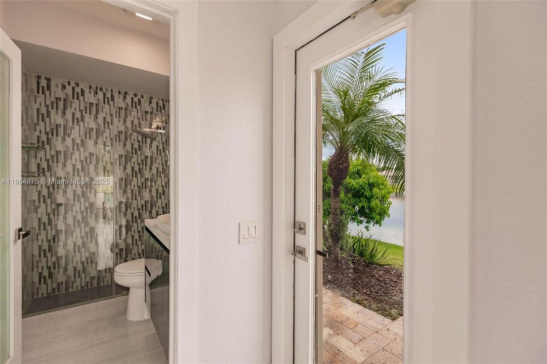 Vendido Recientemente: $1,349,000 (5 camas, 3 baños, 2829 Pies cuadrados)