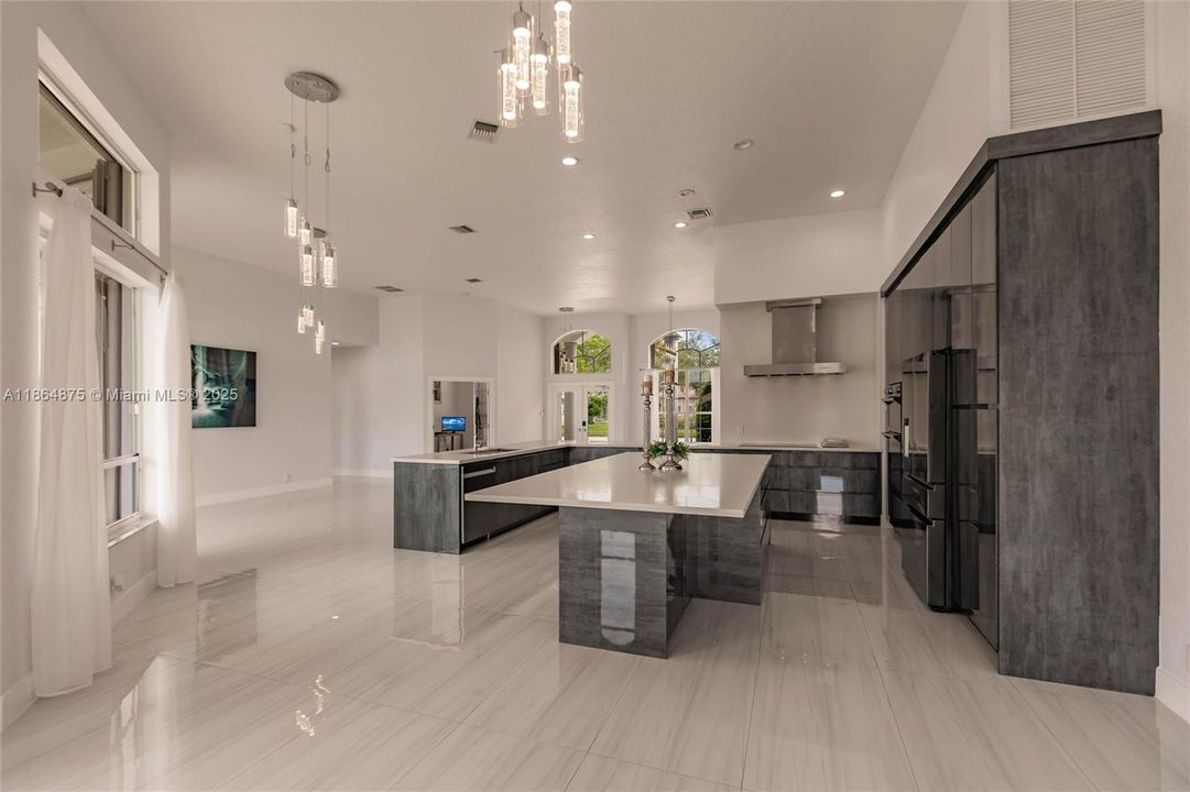 Vendido Recientemente: $1,349,000 (5 camas, 3 baños, 2829 Pies cuadrados)