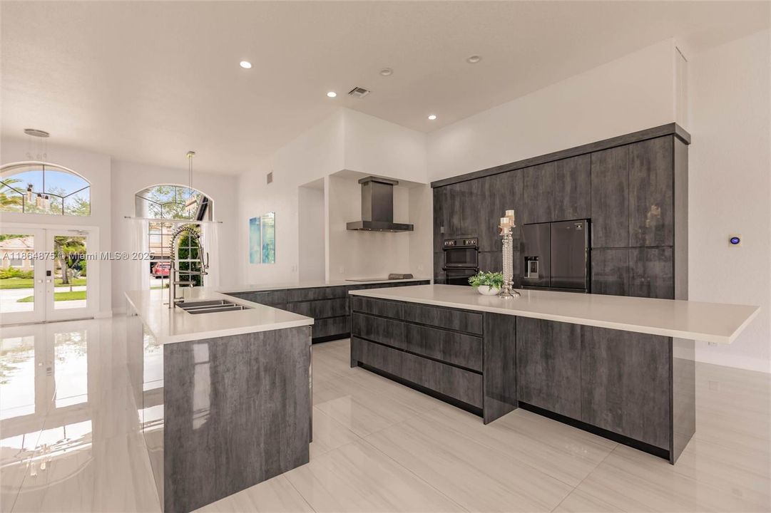 Vendido Recientemente: $1,349,000 (5 camas, 3 baños, 2829 Pies cuadrados)