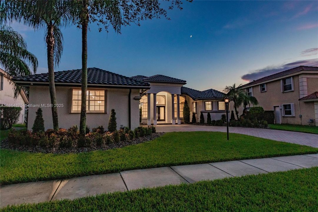 Vendido Recientemente: $1,349,000 (5 camas, 3 baños, 2829 Pies cuadrados)