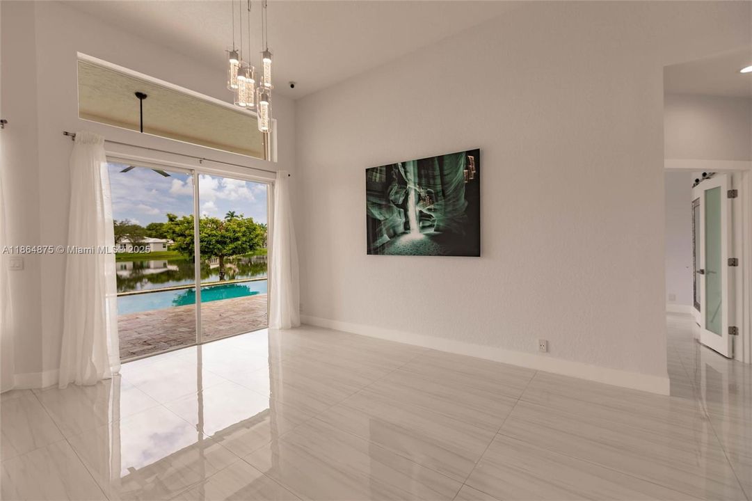 Vendido Recientemente: $1,349,000 (5 camas, 3 baños, 2829 Pies cuadrados)