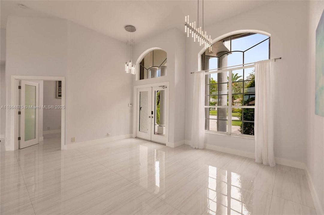 Vendido Recientemente: $1,349,000 (5 camas, 3 baños, 2829 Pies cuadrados)