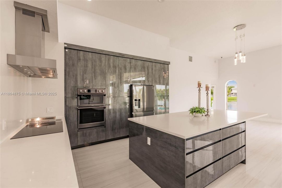 Vendido Recientemente: $1,349,000 (5 camas, 3 baños, 2829 Pies cuadrados)