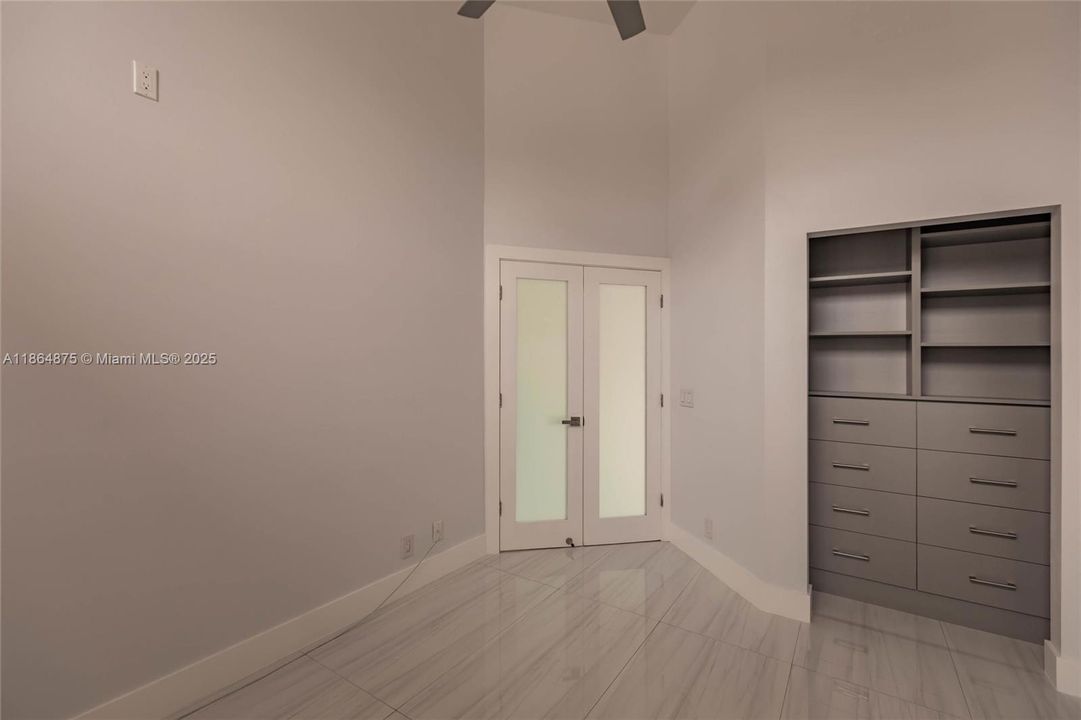 Vendido Recientemente: $1,349,000 (5 camas, 3 baños, 2829 Pies cuadrados)