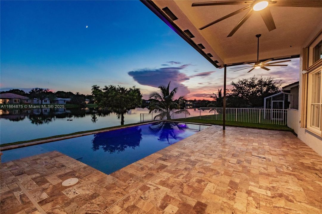 Vendido Recientemente: $1,349,000 (5 camas, 3 baños, 2829 Pies cuadrados)