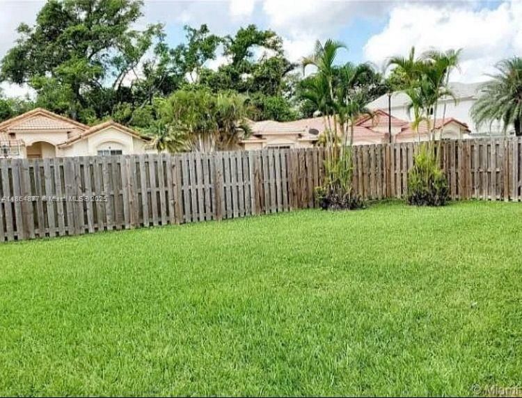 最近租的: $2,900 (3 贝兹, 2 浴室, 1301 平方英尺)