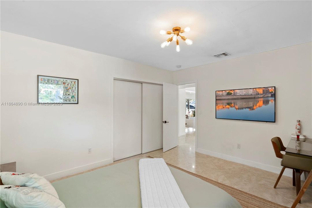 Active With Contract: $3,295,000 (3 beds, 2 baths, 2569 Square Feet)