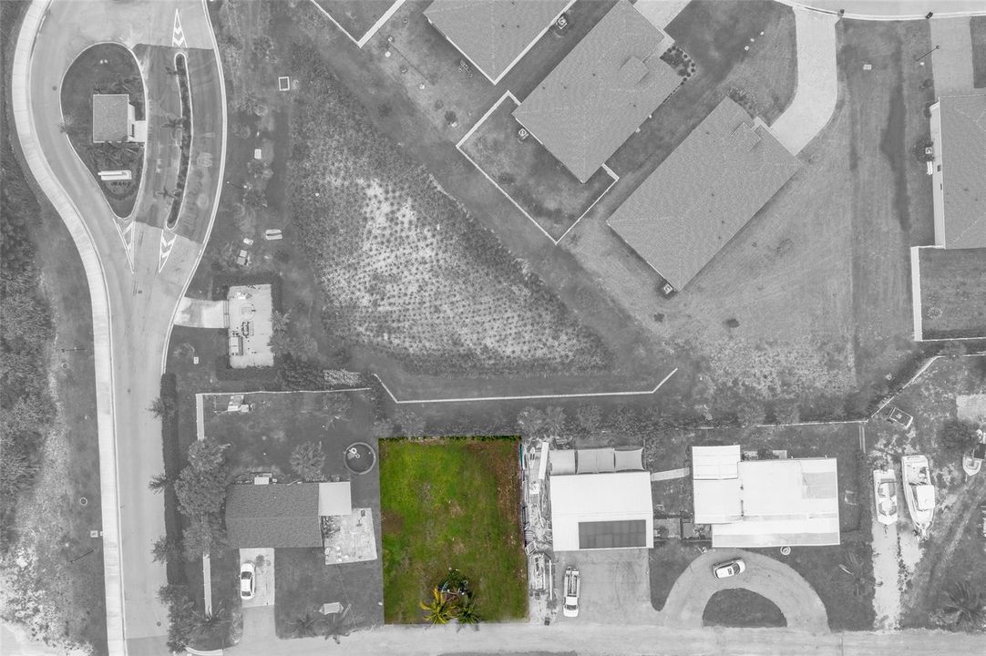На продажу: $99,900 (0.13 acres)