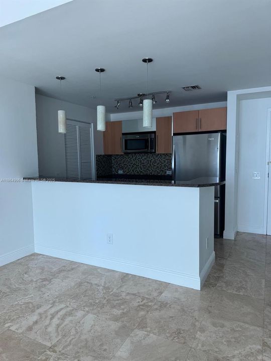 В аренду: $4,300 (2 спален, 2 ванн, 1006 Квадратных фут)