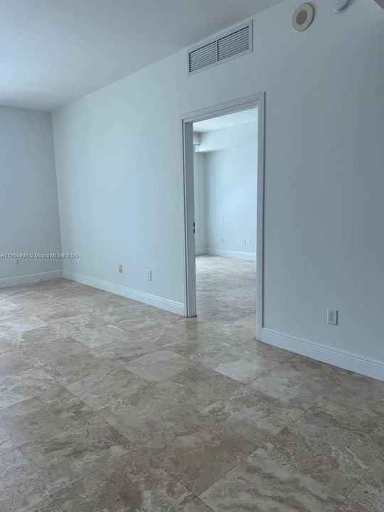 В аренду: $4,300 (2 спален, 2 ванн, 1006 Квадратных фут)