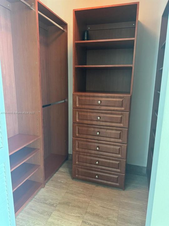 В аренду: $4,300 (2 спален, 2 ванн, 1006 Квадратных фут)