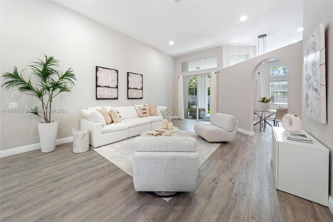 Под контрактом: $1,150,000 (5 спален, 3 ванн, 3027 Квадратных фут)