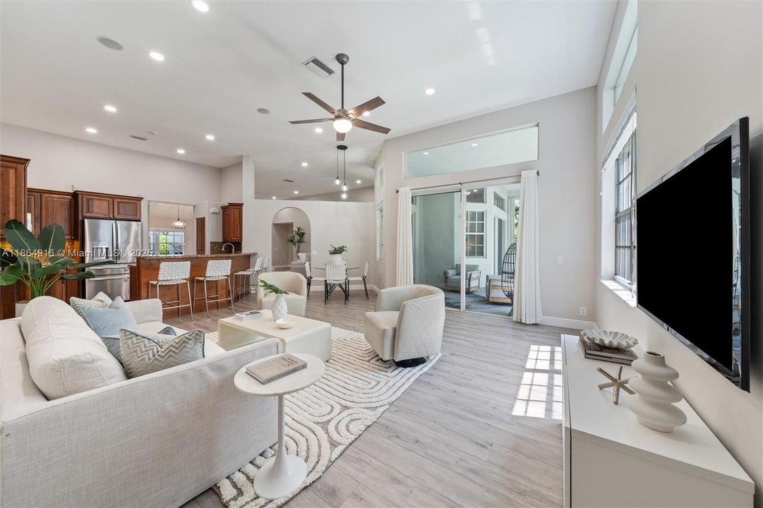 Под контрактом: $1,150,000 (5 спален, 3 ванн, 3027 Квадратных фут)