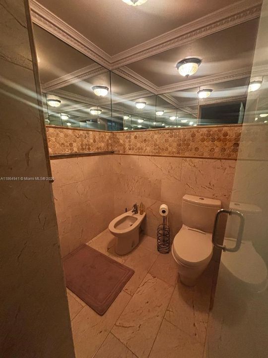 合同活跃: $1,900,000 (3 贝兹, 3 浴室, 2603 平方英尺)