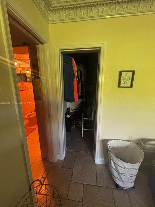 合同活跃: $1,900,000 (3 贝兹, 3 浴室, 2603 平方英尺)