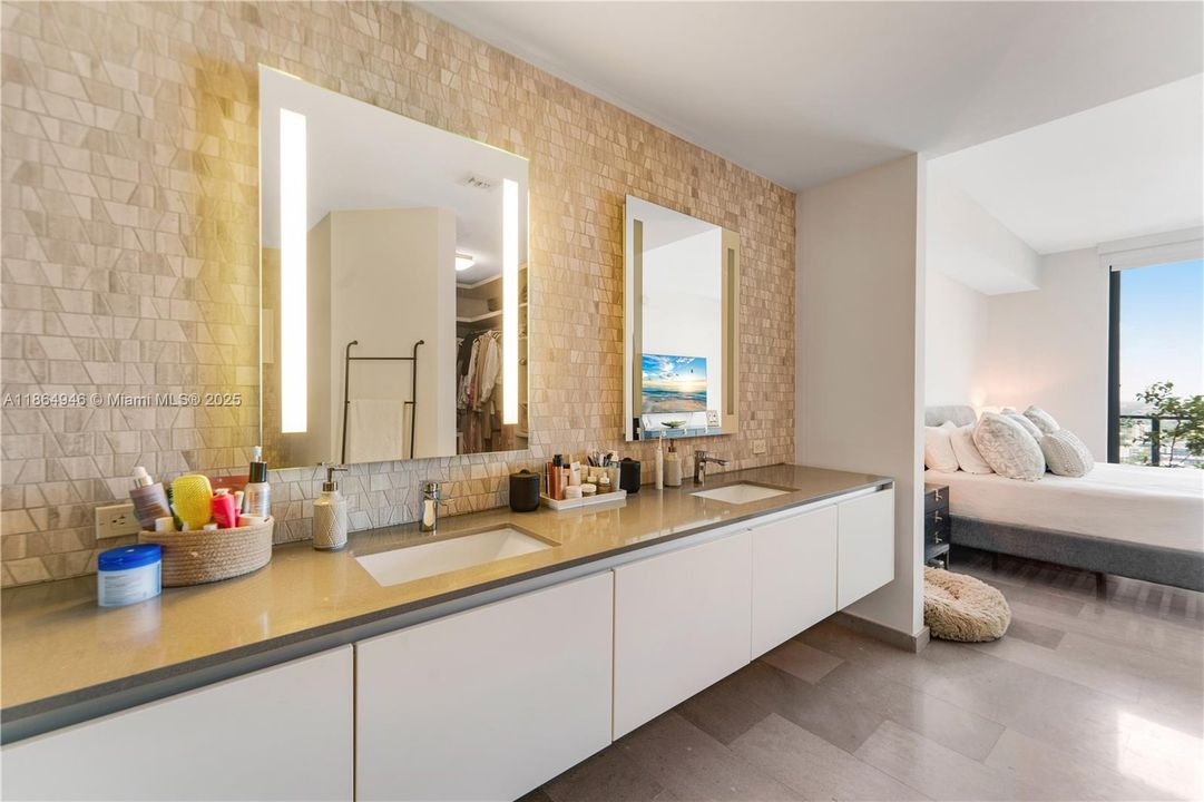 待售: $1,049,000 (2 贝兹, 2 浴室, 1393 平方英尺)