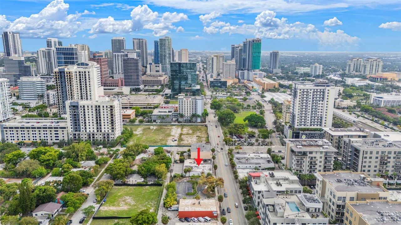 合同活跃: $2,000,000 (0 贝兹, 0 浴室, 0 平方英尺)