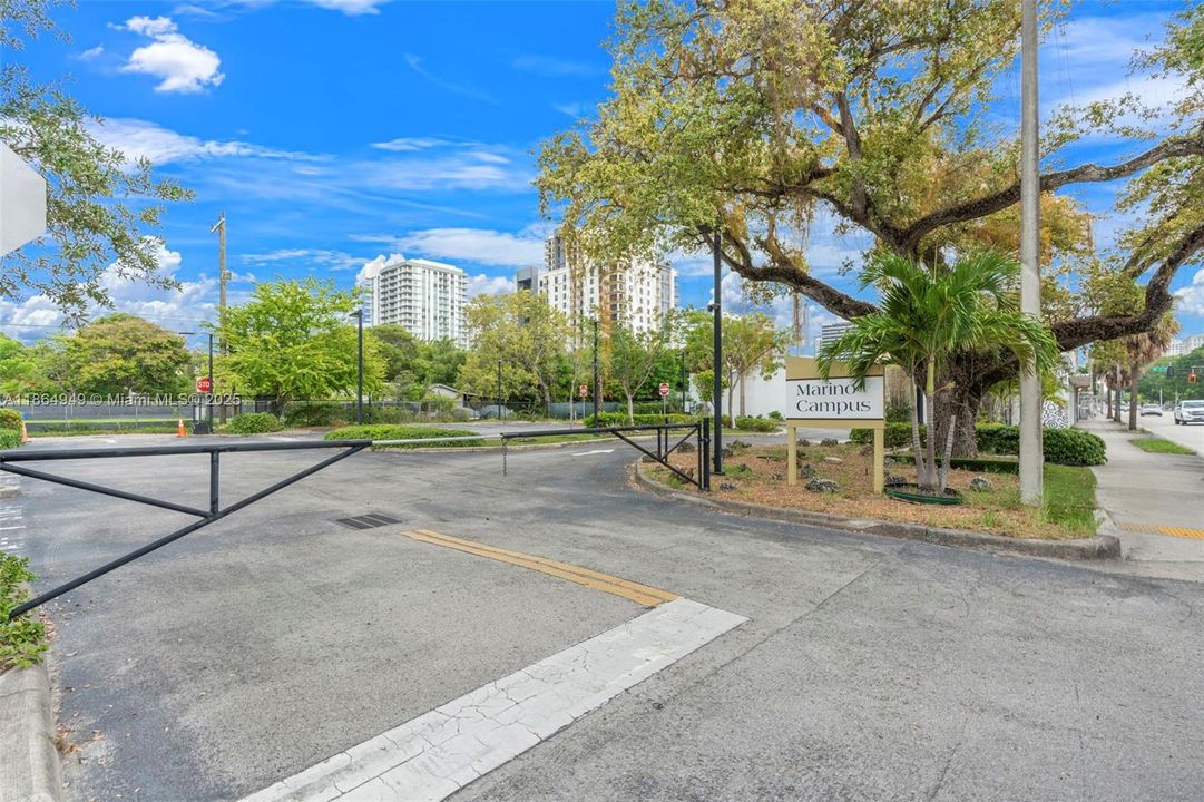 合同活跃: $2,000,000 (0 贝兹, 0 浴室, 0 平方英尺)