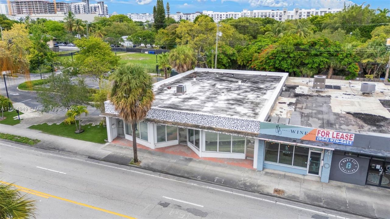 合同活跃: $2,000,000 (0 贝兹, 0 浴室, 0 平方英尺)