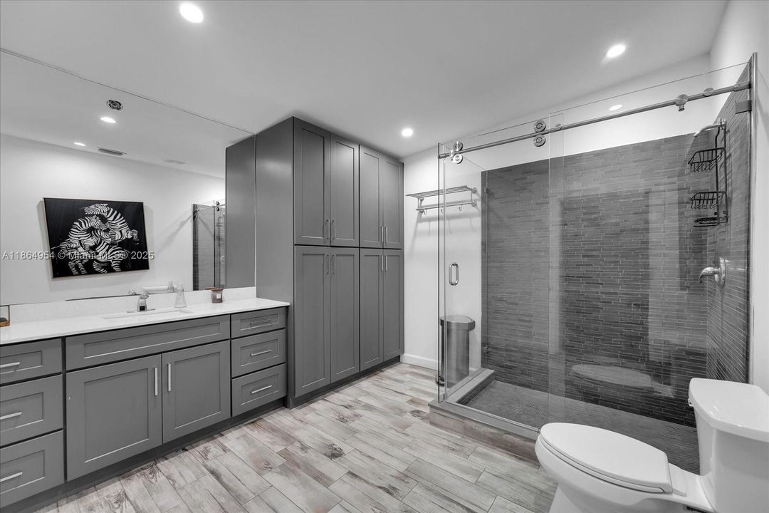 En Venta: $9,000,000 (8 camas, 5 baños, 6380 Pies cuadrados)