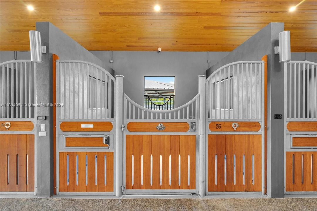 En Venta: $9,000,000 (8 camas, 5 baños, 6380 Pies cuadrados)