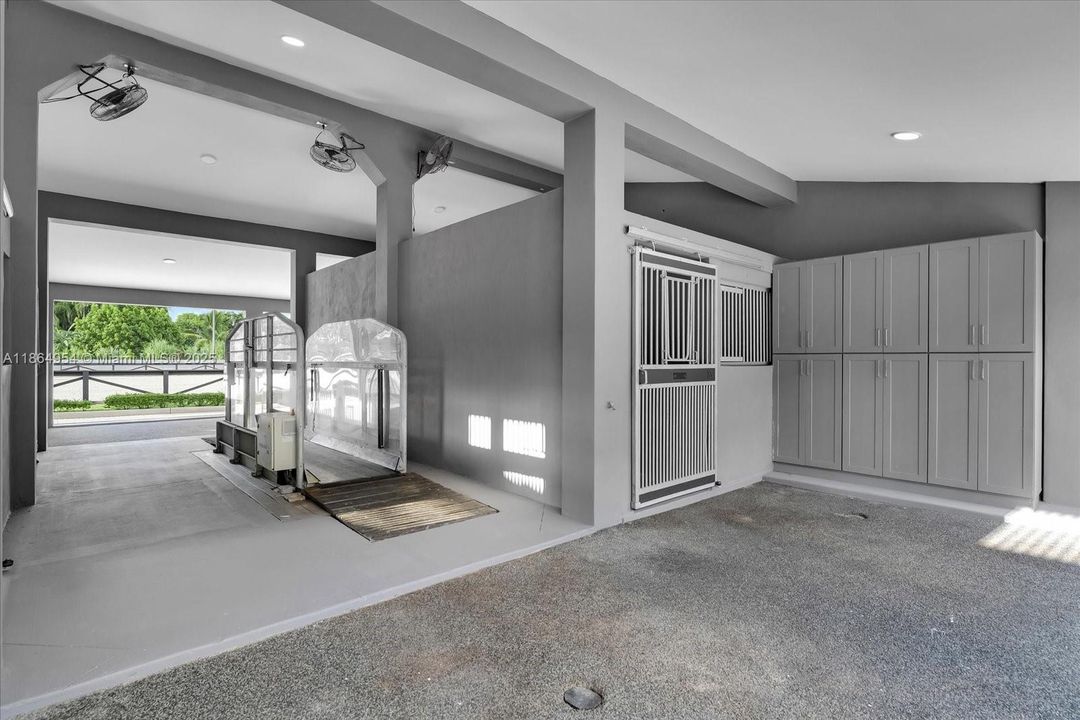 En Venta: $9,000,000 (8 camas, 5 baños, 6380 Pies cuadrados)