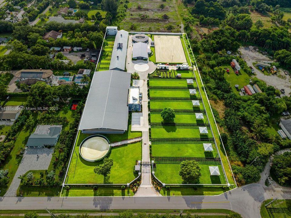 En Venta: $9,000,000 (8 camas, 5 baños, 6380 Pies cuadrados)