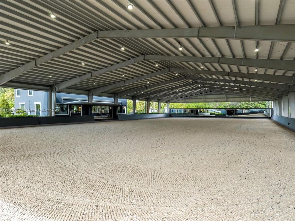 En Venta: $9,000,000 (8 camas, 5 baños, 6380 Pies cuadrados)