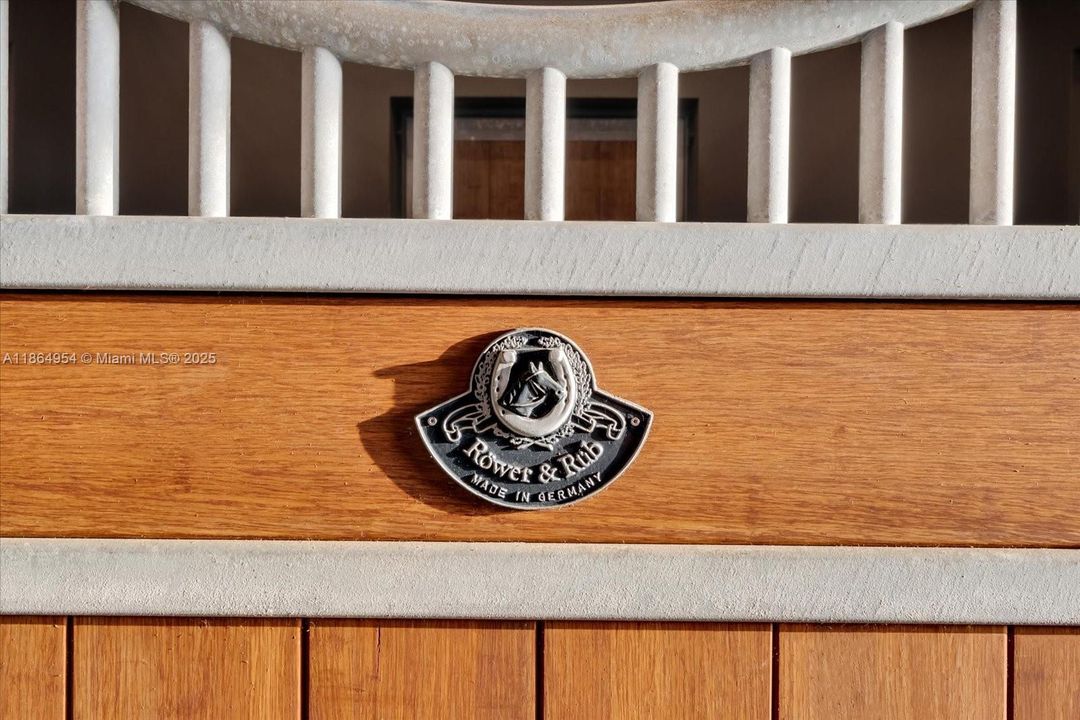 En Venta: $9,000,000 (8 camas, 5 baños, 6380 Pies cuadrados)