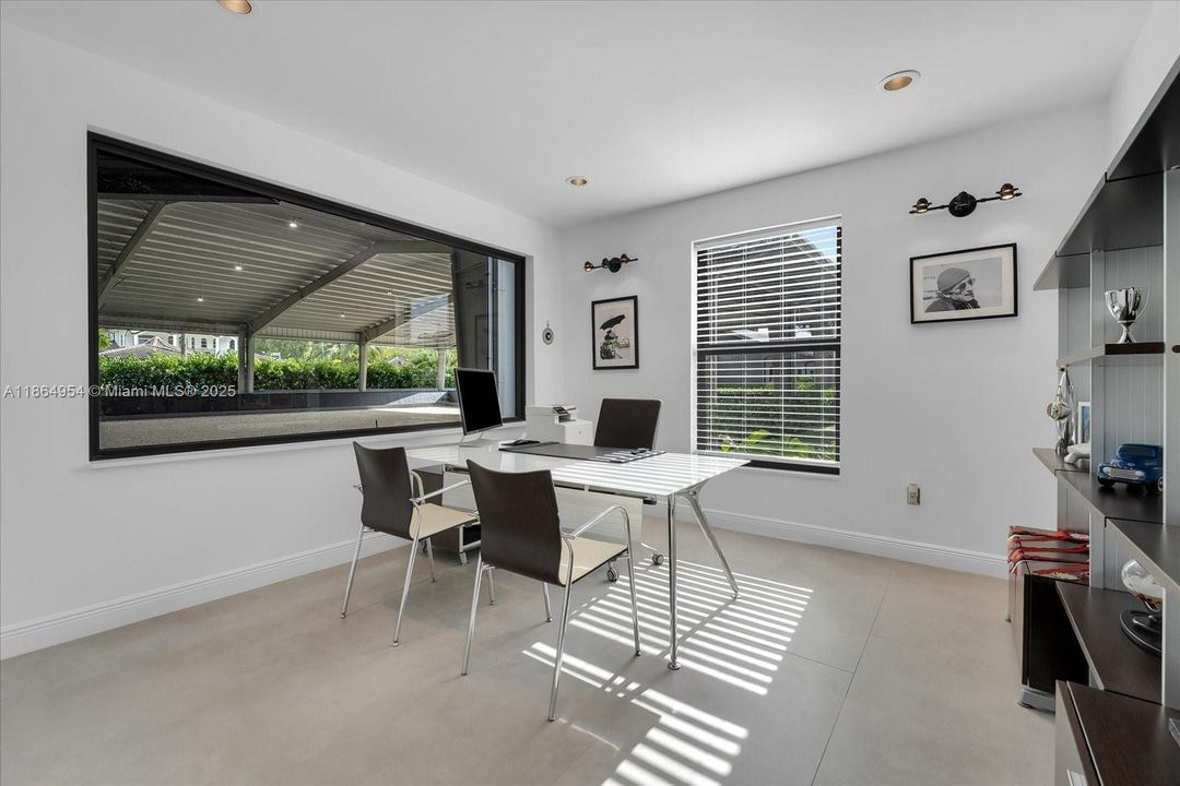 En Venta: $9,000,000 (8 camas, 5 baños, 6380 Pies cuadrados)