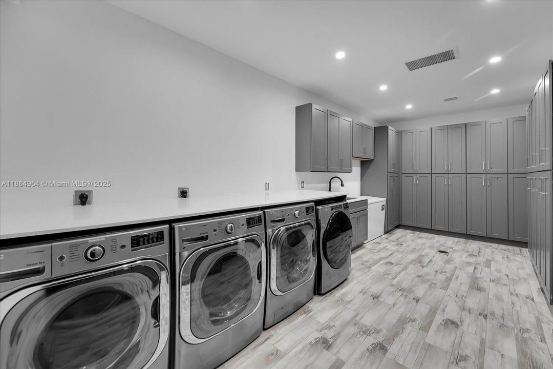 En Venta: $9,000,000 (8 camas, 5 baños, 6380 Pies cuadrados)