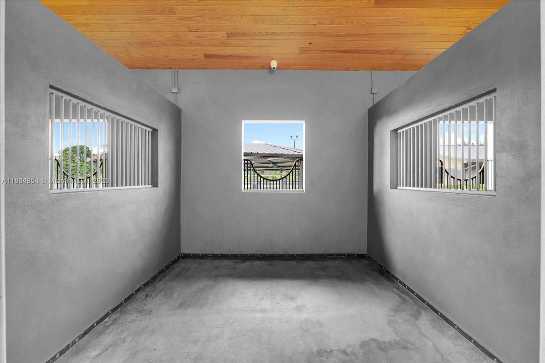 En Venta: $9,000,000 (8 camas, 5 baños, 6380 Pies cuadrados)