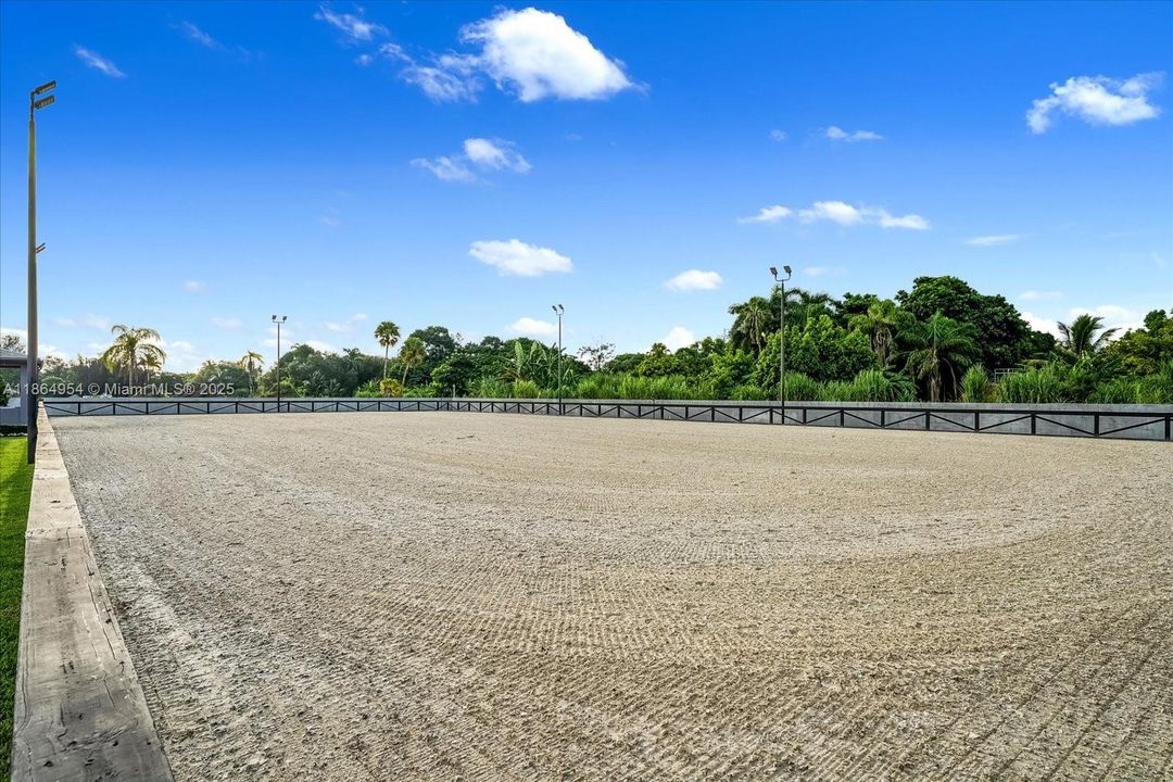 En Venta: $9,000,000 (8 camas, 5 baños, 6380 Pies cuadrados)