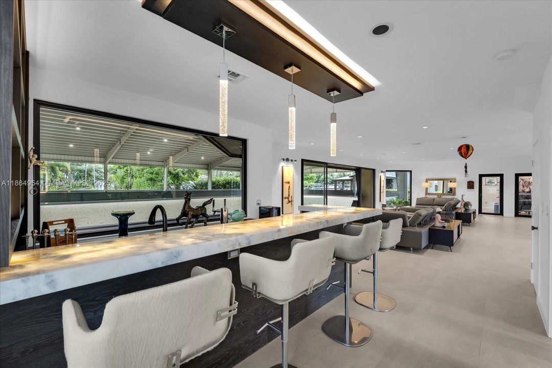 En Venta: $9,000,000 (8 camas, 5 baños, 6380 Pies cuadrados)