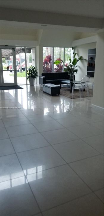 Active With Contract: $2,000 (2 beds, 2 baths, 1106 Square Feet)