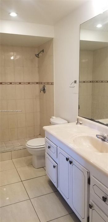 Active With Contract: $2,000 (2 beds, 2 baths, 1106 Square Feet)