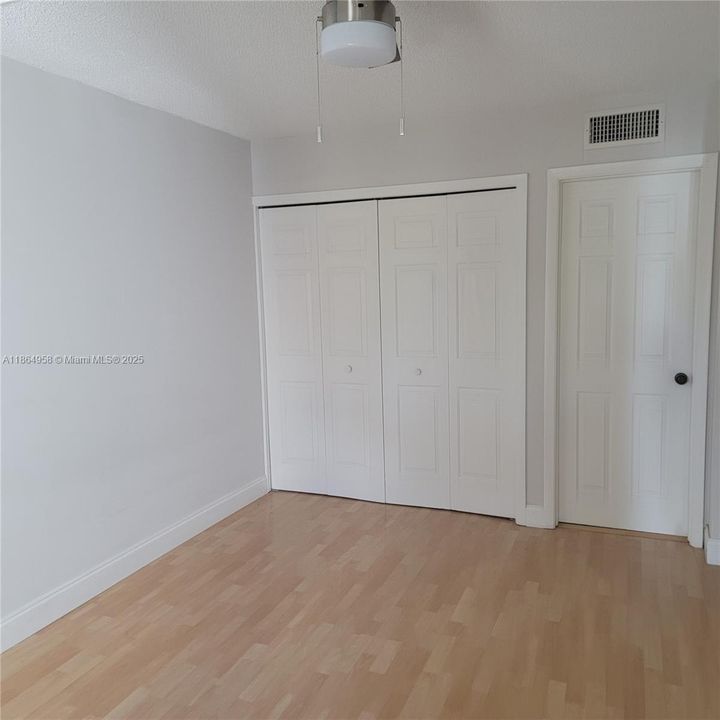 Active With Contract: $2,000 (2 beds, 2 baths, 1106 Square Feet)