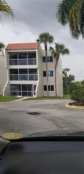 Active With Contract: $2,000 (2 beds, 2 baths, 1106 Square Feet)