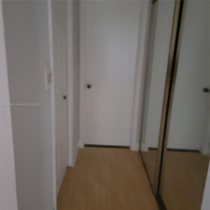 Active With Contract: $2,000 (2 beds, 2 baths, 1106 Square Feet)