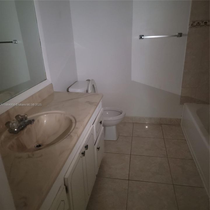 Active With Contract: $2,000 (2 beds, 2 baths, 1106 Square Feet)